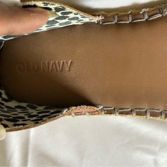 Old Navy Coral Sandals: Size 8 - Picture 3 of 5